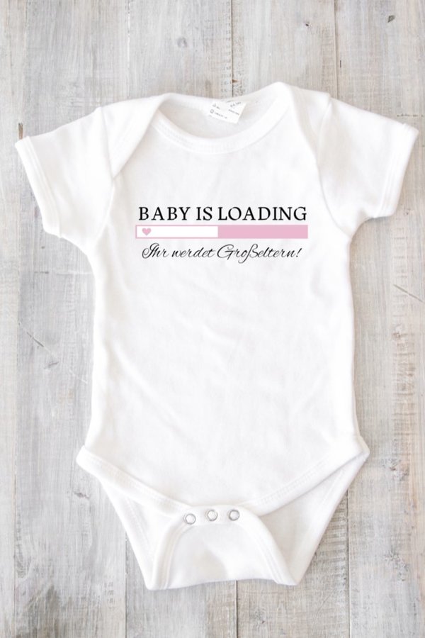 Baby Body Ankündigung Schwangerschaft- Baby is loading - rosa